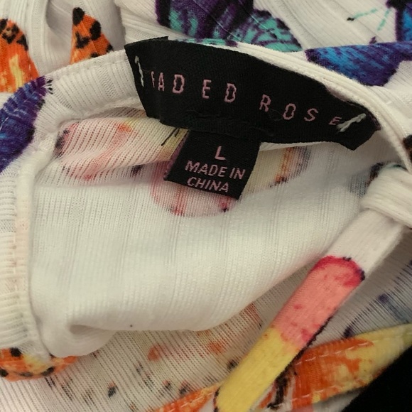 butterflies the back is open - Picture 2 of 4